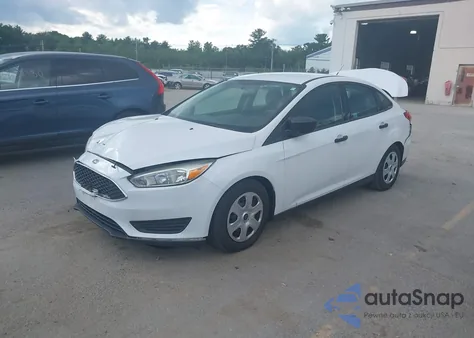 2016 Ford Focus S z USA, uszkodzony, nr VIN 1FADP3E21GL375449